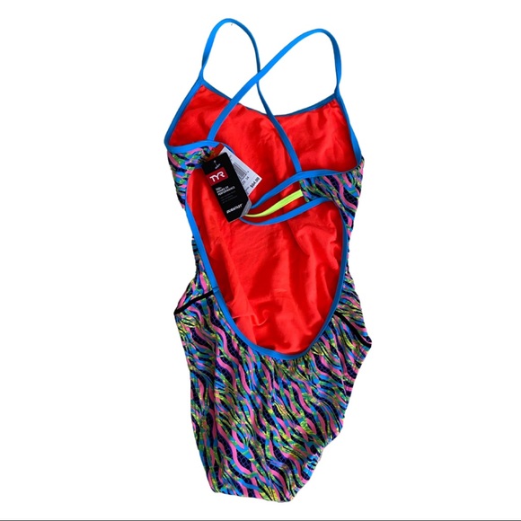 NWT $65 TYR Durafast Swimsuit Size 34 Medium - Picture 2 of 4